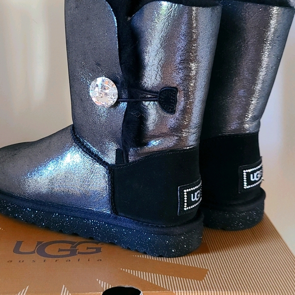UGG Shoes - UGG Bailey Button Bling Shimmer Boots Womens 9 NIB